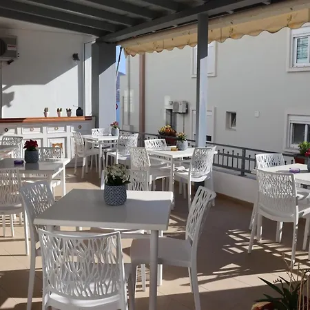 Ξενοδοχείο Pergola 2*
