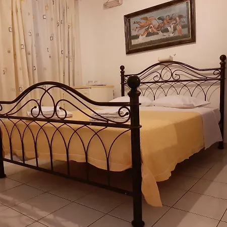 Ξενοδοχείο Pergola 2*